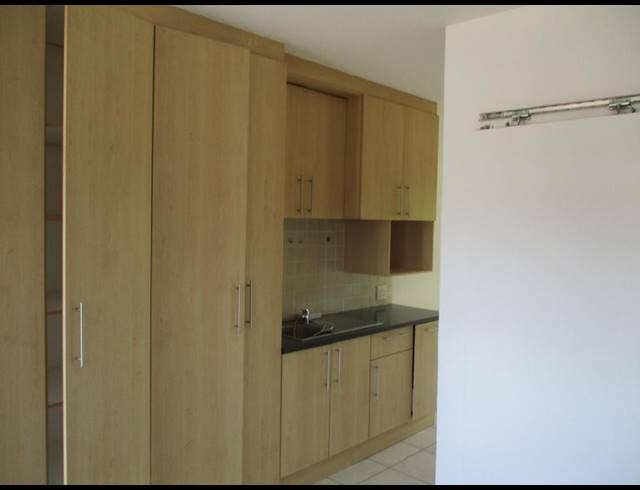 1 BEDROOM PROPERTY TO RENT IN SILVERTON